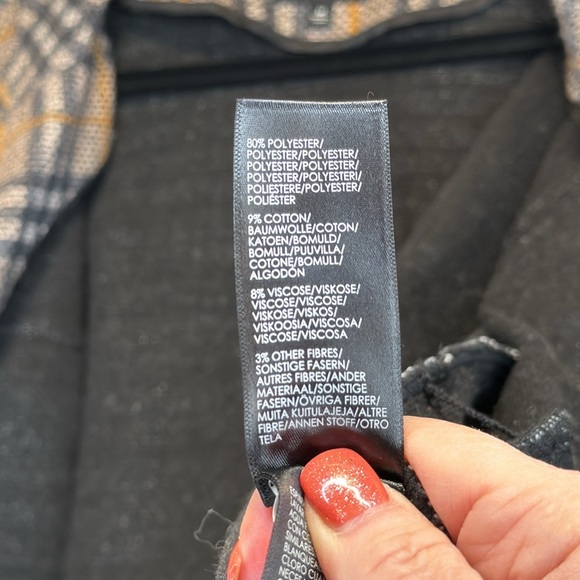 NWT Liverpool Plaid Jacket, size M great for this fall in Gray, Yellow and Black - Picture 4 of 7